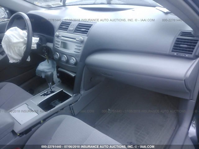 4T1BF3EK4AU526737 - 2010 TOYOTA CAMRY SE/LE/XLE GRAY photo 5