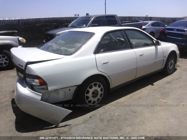 JT8BF28G3X5068423 - 1999 LEXUS ES 300 WHITE photo 4