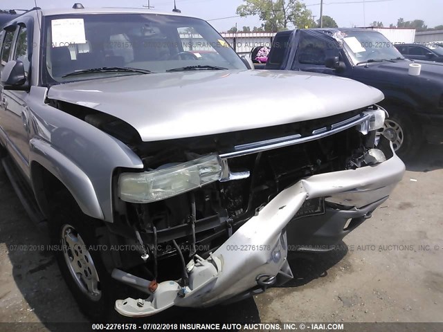 1GNFK16Z34J219901 - 2004 CHEVROLET SUBURBAN K1500 ვერცხლისფერი ფოტო 6