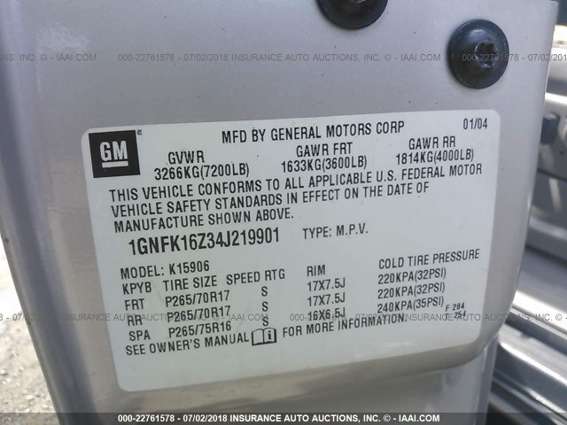 1GNFK16Z34J219901 - 2004 CHEVROLET SUBURBAN K1500 ვერცხლისფერი ფოტო 9