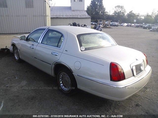 1LNHM83W11Y607450 - 2001 LINCOLN TOWN CAR CARTIER BEIGE photo 3