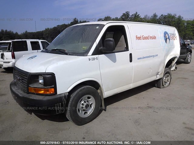 1GTZ7TCG6F1205144 - 2015 GMC SAVANA G3500 WHITE photo 2