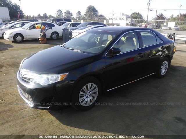 4T1BF1FK5CU588797 - 2012 TOYOTA CAMRY SE/LE/XLE BLACK photo 2