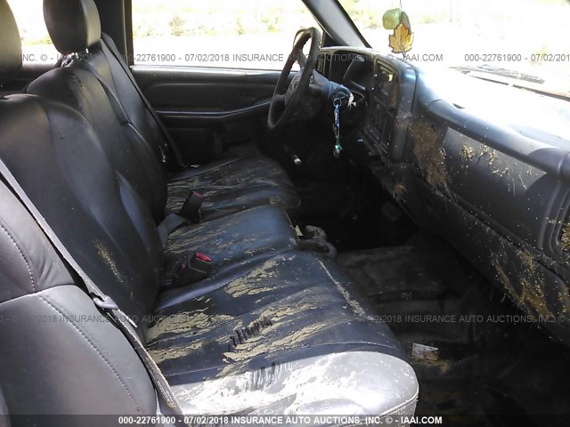 1GCHC29UX1E104737 - 2001 CHEVROLET SILVERADO C2500 HEAVY DUTY RED photo 5