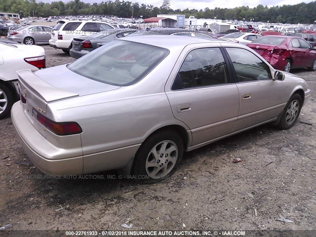 4T1BF28K6WU049080 - 1998 TOYOTA CAMRY CE/LE/XLE GOLD photo 4
