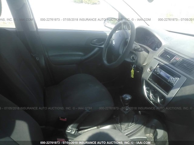 1FAFP37N77W204820 - 2007 FORD FOCUS ZX5/S/SE/SES 银色 照片 5