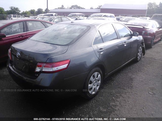 4T4BF3EK3AR010620 - 2010 TOYOTA CAMRY SE/LE/XLE GRAY photo 4