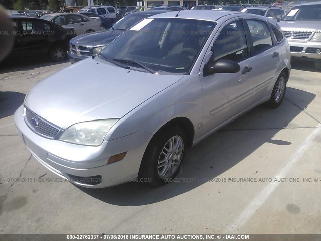 1FAFP37N77W171494 - 2007 FORD FOCUS ZX5/S/SE/SES SILVER photo 2