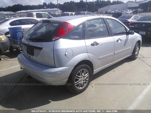 1FAFP37N77W171494 - 2007 FORD FOCUS ZX5/S/SE/SES SILVER photo 4