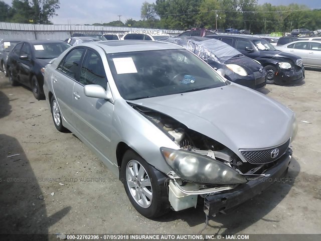 4T1BE32K35U628429 - 2005 TOYOTA CAMRY LE/XLE/SE 银色 照片 1