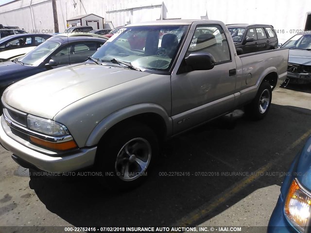 1GCCS14591K140623 - 2001 CHEVROLET S TRUCK S10 SILVER photo 2