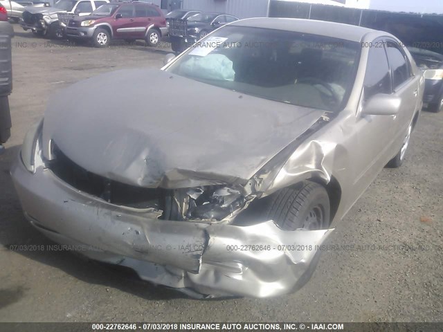 4T1BE32K52U111984 - 2002 TOYOTA CAMRY LE/XLE/SE 金色 照片 2