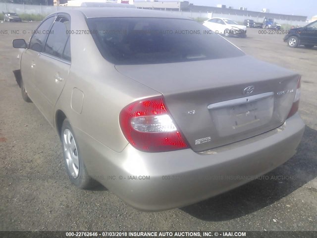 4T1BE32K52U111984 - 2002 TOYOTA CAMRY LE/XLE/SE 金色 照片 3