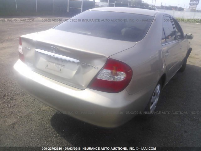 4T1BE32K52U111984 - 2002 TOYOTA CAMRY LE/XLE/SE 金色 照片 4