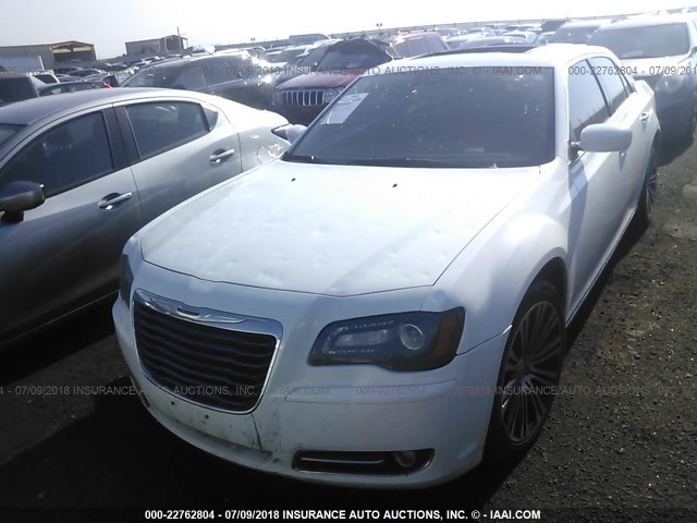 2C3CCABG7DH618491 - 2013 CHRYSLER 300 S WHITE photo 6