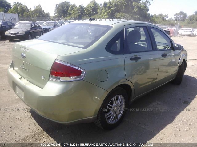 1FAHP35N88W116162 - 2008 FORD FOCUS SE/SEL/SES GREEN photo 4