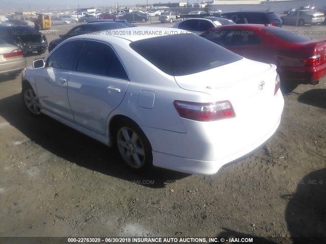 4T1BK46K67U530135 - 2007 TOYOTA CAMRY NEW GENERAT LE/XLE/SE WHITE photo 3