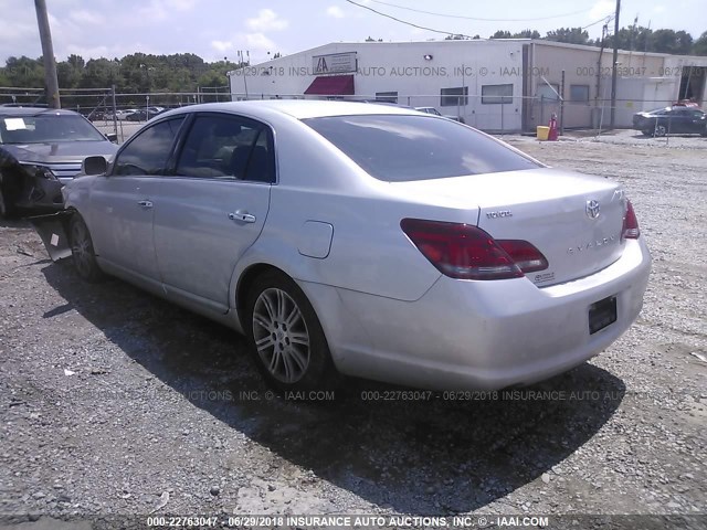 4T1BK36B38U307952 - 2008 TOYOTA AVALON XL/XLS/TOURING/LIMITED SILVER photo 3