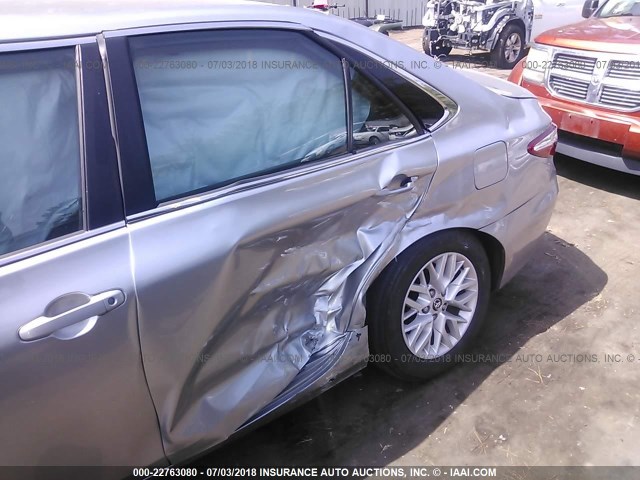 4T1BF1FK9GU184505 - 2016 TOYOTA CAMRY LE/XLE/SE/XSE SILVER photo 6