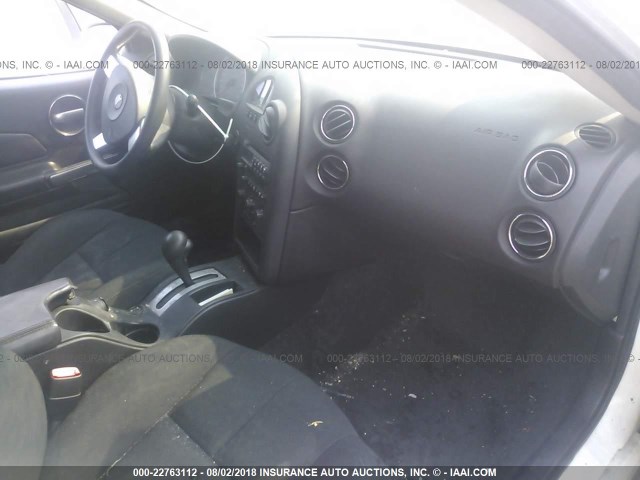 2G2WP552581172266 - 2008 PONTIAC GRAND PRIX WHITE photo 5