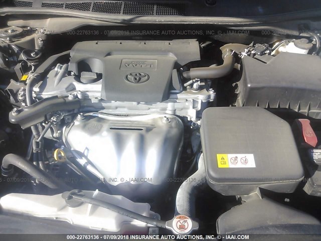 4T1BF1FK9HU793370 - 2017 TOYOTA CAMRY LE/XLE/SE/XSE 深蓝色 照片 10