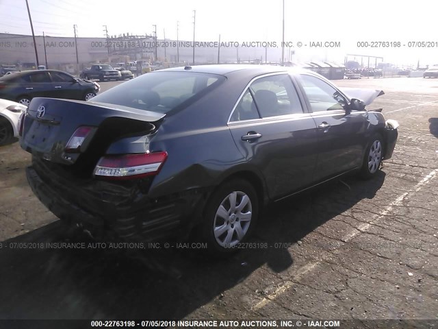 4T4BF3EK9BR114224 - 2011 TOYOTA CAMRY SE/LE/XLE GRAY photo 4