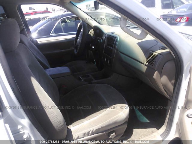 1FMZU63K24UB18878 - 2004 FORD EXPLORER XLT/XLT SPORT/NBX 白色 照片 5