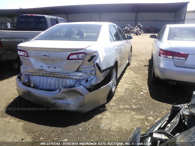 4T1BF1FK8CU064155 - 2012 TOYOTA CAMRY SE/LE/XLE 银色 照片 4