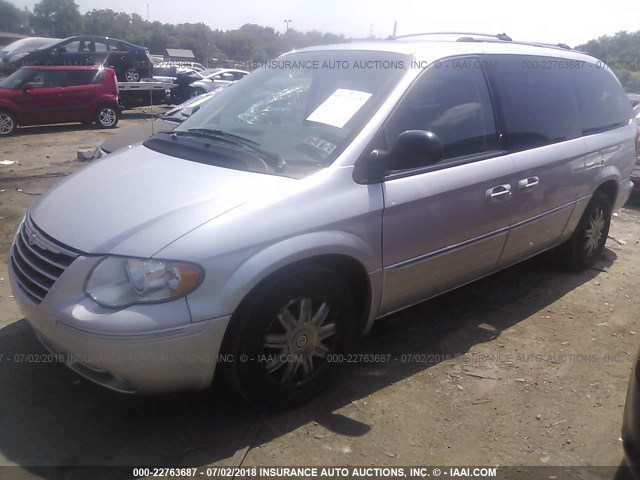 2C4GP64L55R250638 - 2005 CHRYSLER TOWN & COUNTRY LIMITED SILVER photo 2