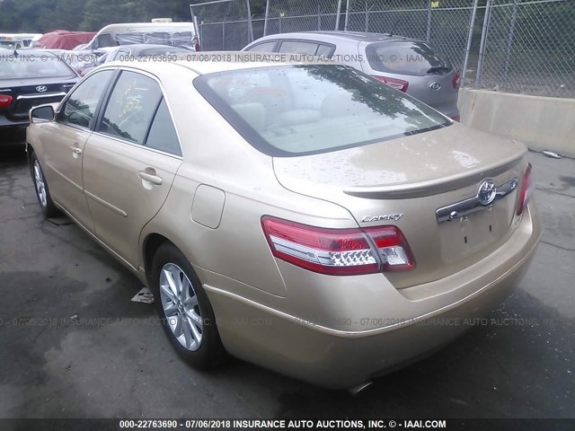 4T1BK3EK0BU623575 - 2011 TOYOTA CAMRY SE/LE/XLE 金色 照片 3