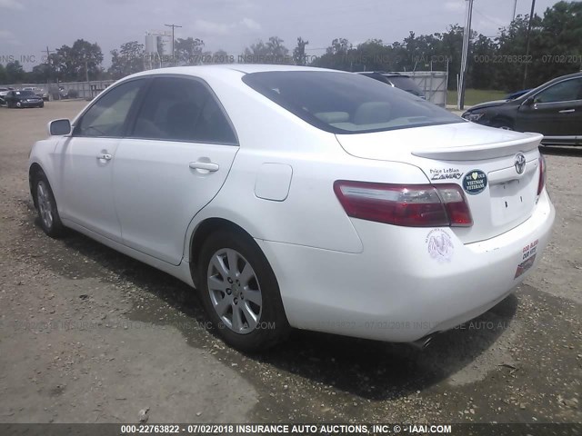 4T1BK46K47U503936 - 2007 TOYOTA CAMRY NEW GENERAT LE/XLE/SE WHITE photo 3