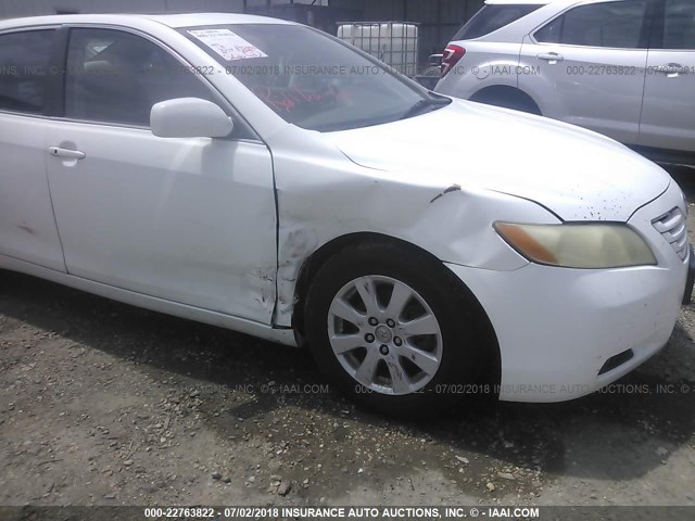 4T1BK46K47U503936 - 2007 TOYOTA CAMRY NEW GENERAT LE/XLE/SE WHITE photo 6