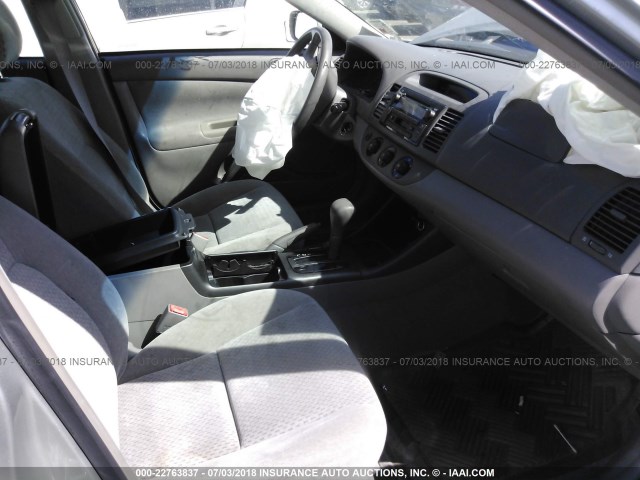 4T1BE32K93U708461 - 2003 TOYOTA CAMRY LE/XLE/SE 银色 照片 5