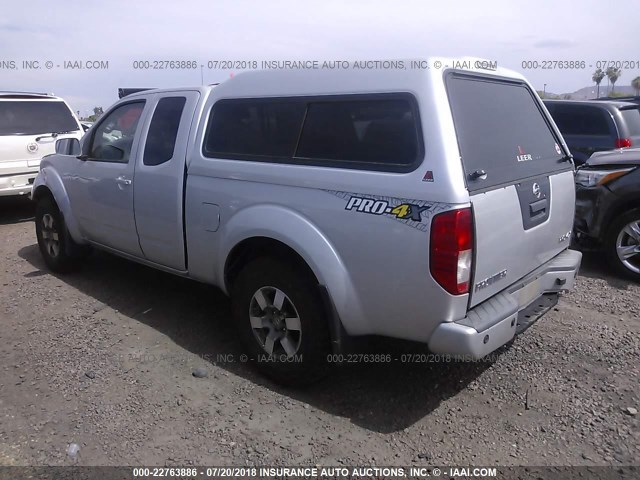 1N6AD0CW2DN742057 - 2013 NISSAN FRONTIER SV/PRO-4X SILVER photo 3