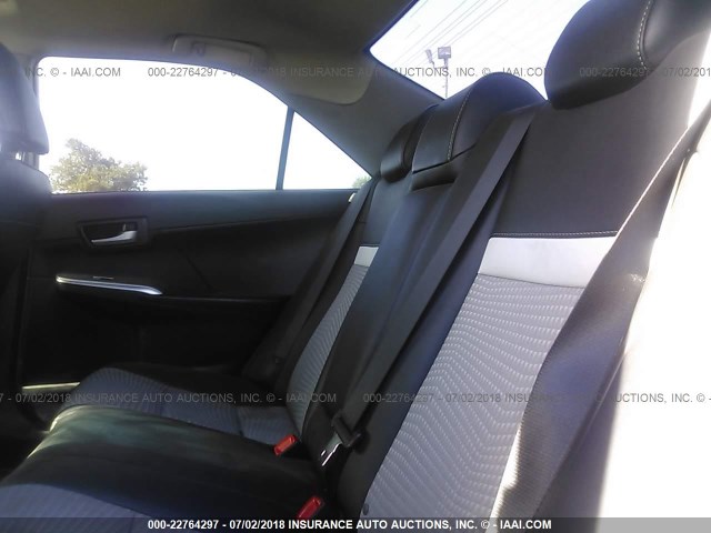 4T1BF1FK6EU437051 - 2014 TOYOTA CAMRY L/SE/LE/XLE 银色 照片 8