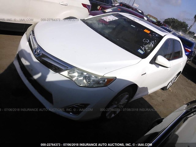4T1BD1FK7CU029788 - 2012 TOYOTA CAMRY HYBRID/LE/XLE 白色 照片 2