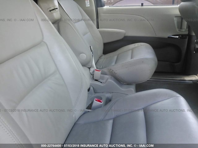 5TDYK3DC6GS743255 - 2016 TOYOTA SIENNA XLE/LIMITED TAN photo 8