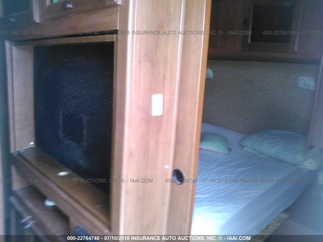 5SFNB3529DE254114 - 2013 HEARTLAND NORTH TRL  WHITE photo 8