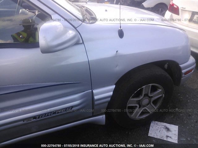 2CNBE634446902820 - 2004 CHEVROLET TRACKER LT SILVER photo 6