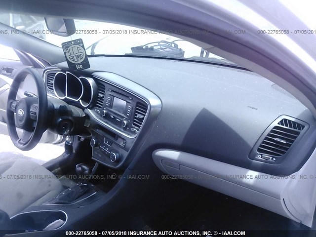 5XXGM4A77EG307838 - 2014 KIA OPTIMA LX SILVER photo 5