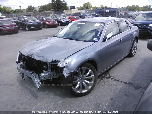 2C3CCAEG8JH227700 - 2018 CHRYSLER 300 LIMITED SILVER photo 2