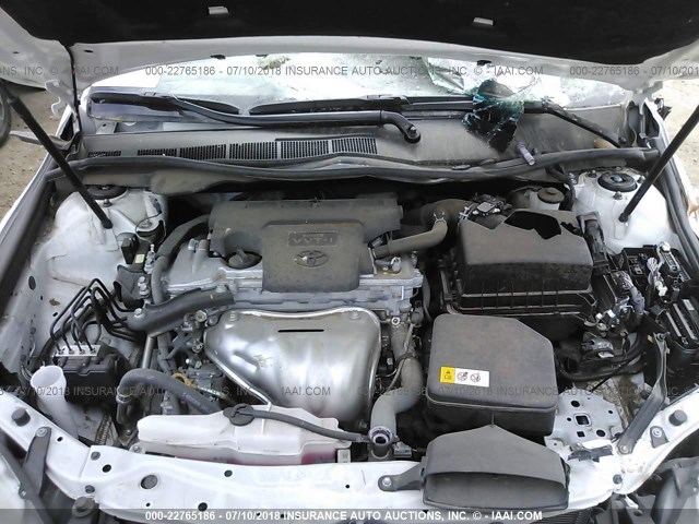 4T1BF1FK8HU301234 - 2017 TOYOTA CAMRY LE/XLE/SE/XSE WHITE photo 10