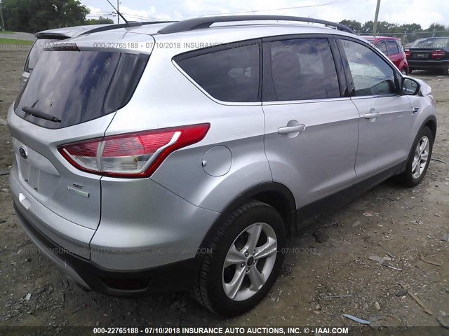 1FMCU0GX8FUB33851 - 2015 FORD ESCAPE SE SILVER photo 4