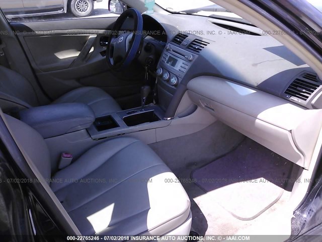 4T4BE46K78R029592 - 2008 TOYOTA CAMRY CE/LE/XLE/SE BLACK photo 5