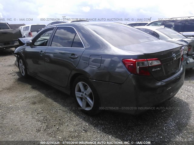 4T1BF1FKXEU318872 - 2014 TOYOTA CAMRY L/SE/LE/XLE 灰色 照片 3