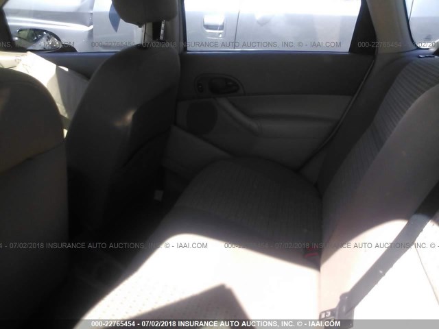 1FAFP36N05W177992 - 2005 FORD FOCUS ZXW WHITE photo 8