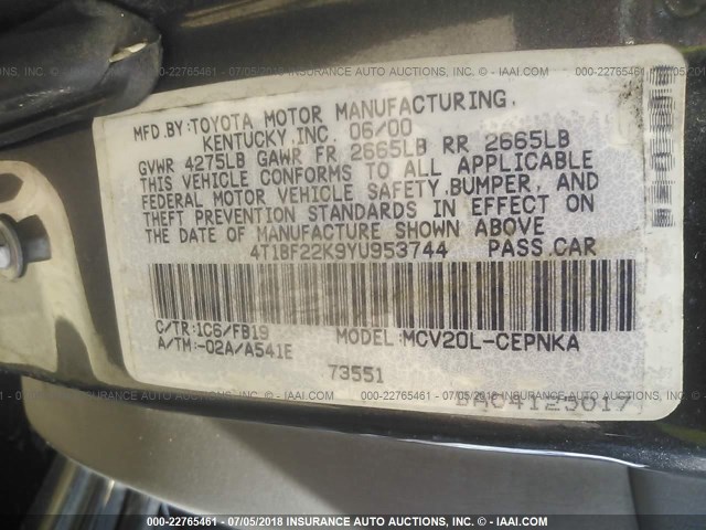 4T1BF22K9YU953744 - 2000 TOYOTA CAMRY LE/XLE GRAY photo 9