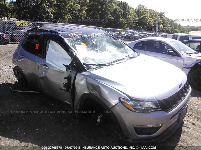 3C4NJDBB0JT304037 - 2018 JEEP COMPASS LATITUDE 灰色 照片 1