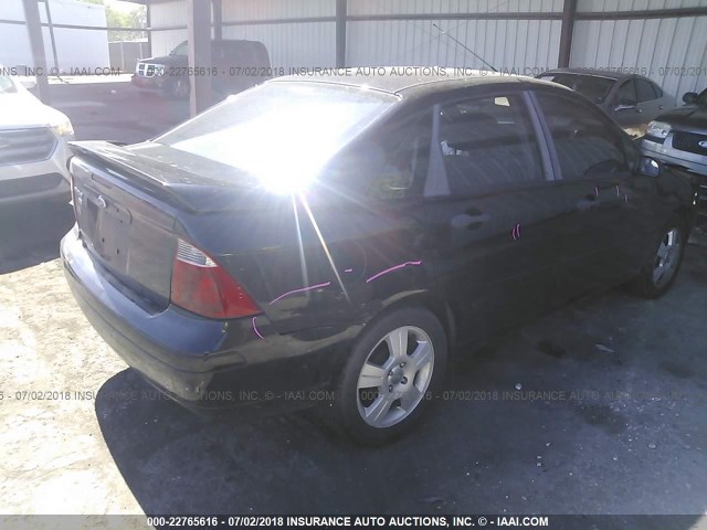 1FAHP34N07W197478 - 2007 FORD FOCUS ZX4/S/SE/SES 黑色 照片 4