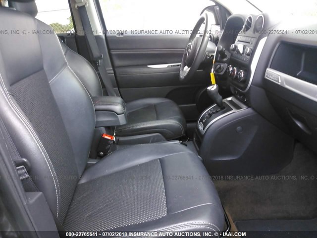 1C4NJCEA8GD665673 - 2016 JEEP COMPASS LATITUDE 灰色 照片 5